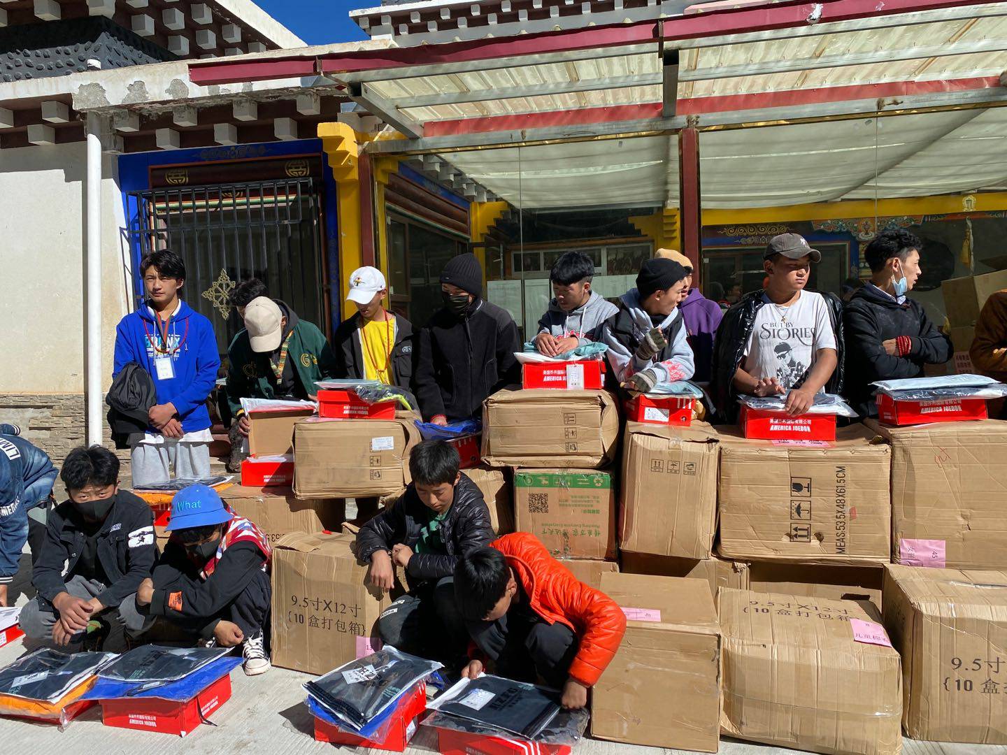 米兰站·官方端网站-米兰(中国)公益回顾丨家国同欢月同圆 温暖满载甘孜州(图7)