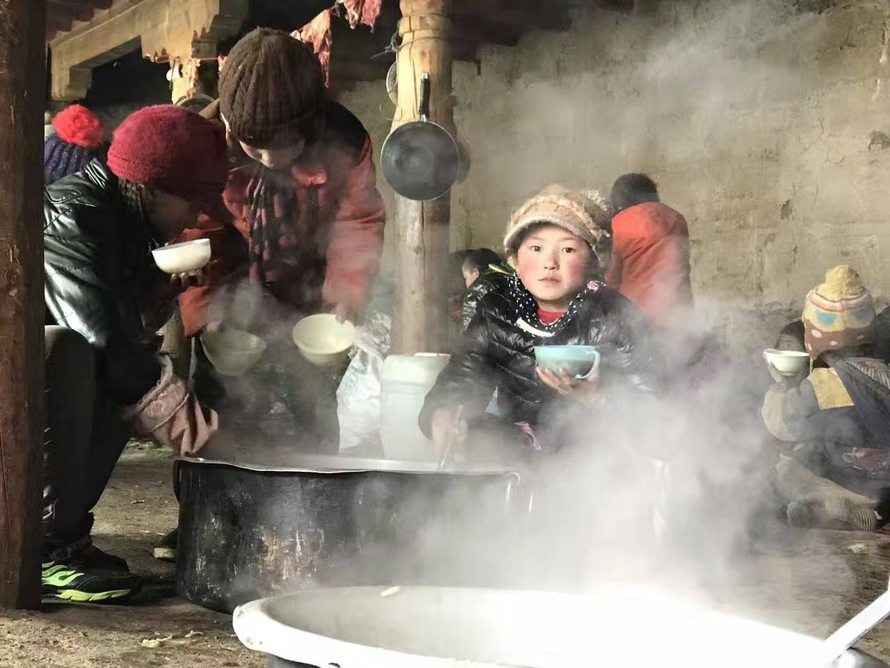 米兰站·官方端网站-米兰(中国)公益回顾丨家国同欢月同圆 温暖满载甘孜州(图10)