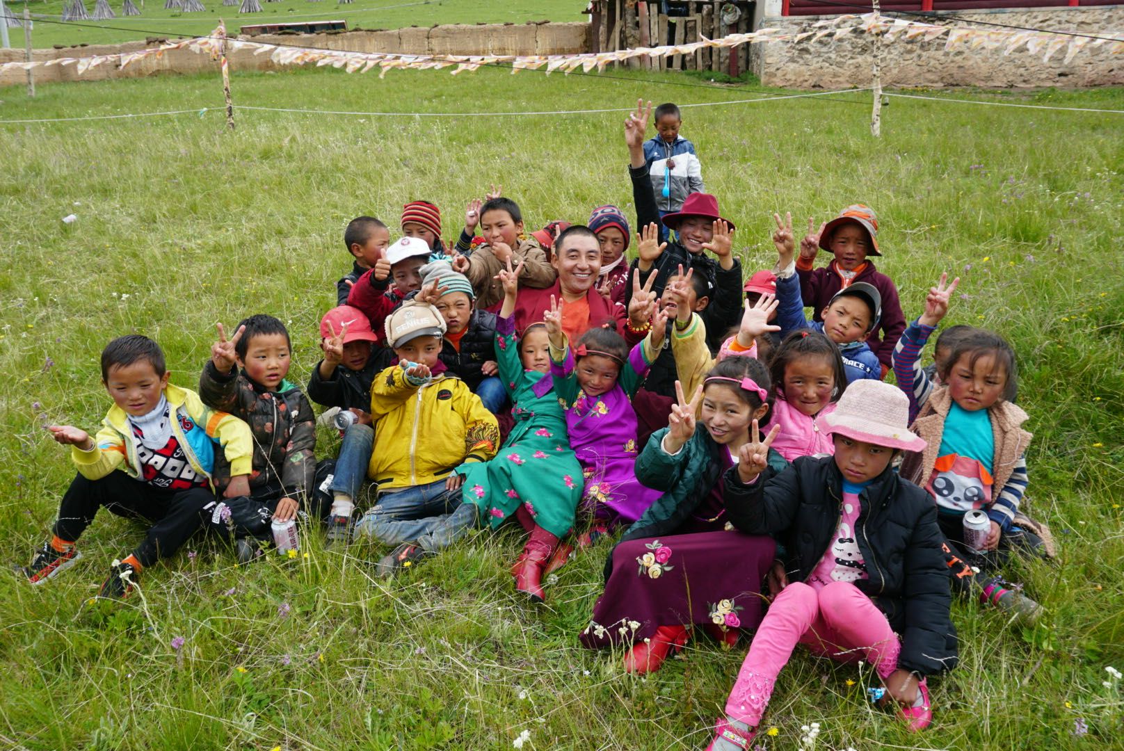 米兰站·官方端网站-米兰(中国)公益回顾丨家国同欢月同圆 温暖满载甘孜州(图14)